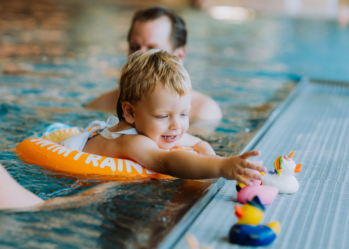 FREDS SWIM ACADEMY